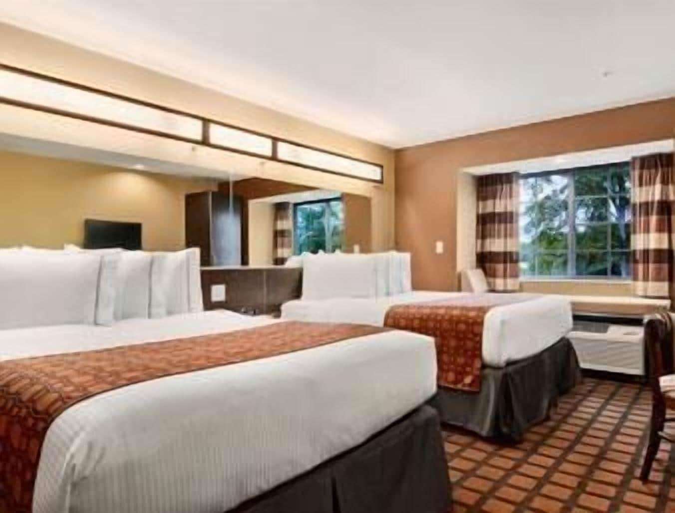 Microtel & By Wyndham Ozark